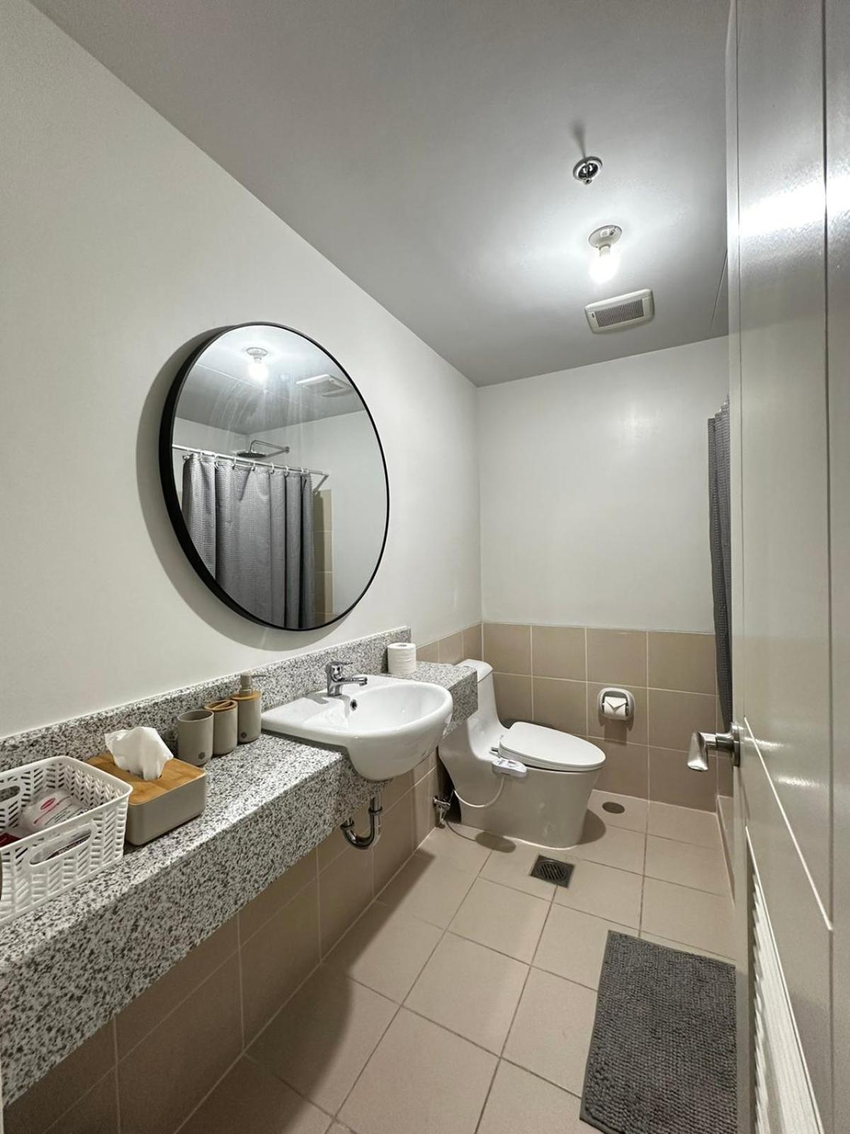 2 Bedroom Condo Unit Near Sm Bf & Naia At The Atherton By Dmci With 2 Balcony Paranaque City Kültér fotó