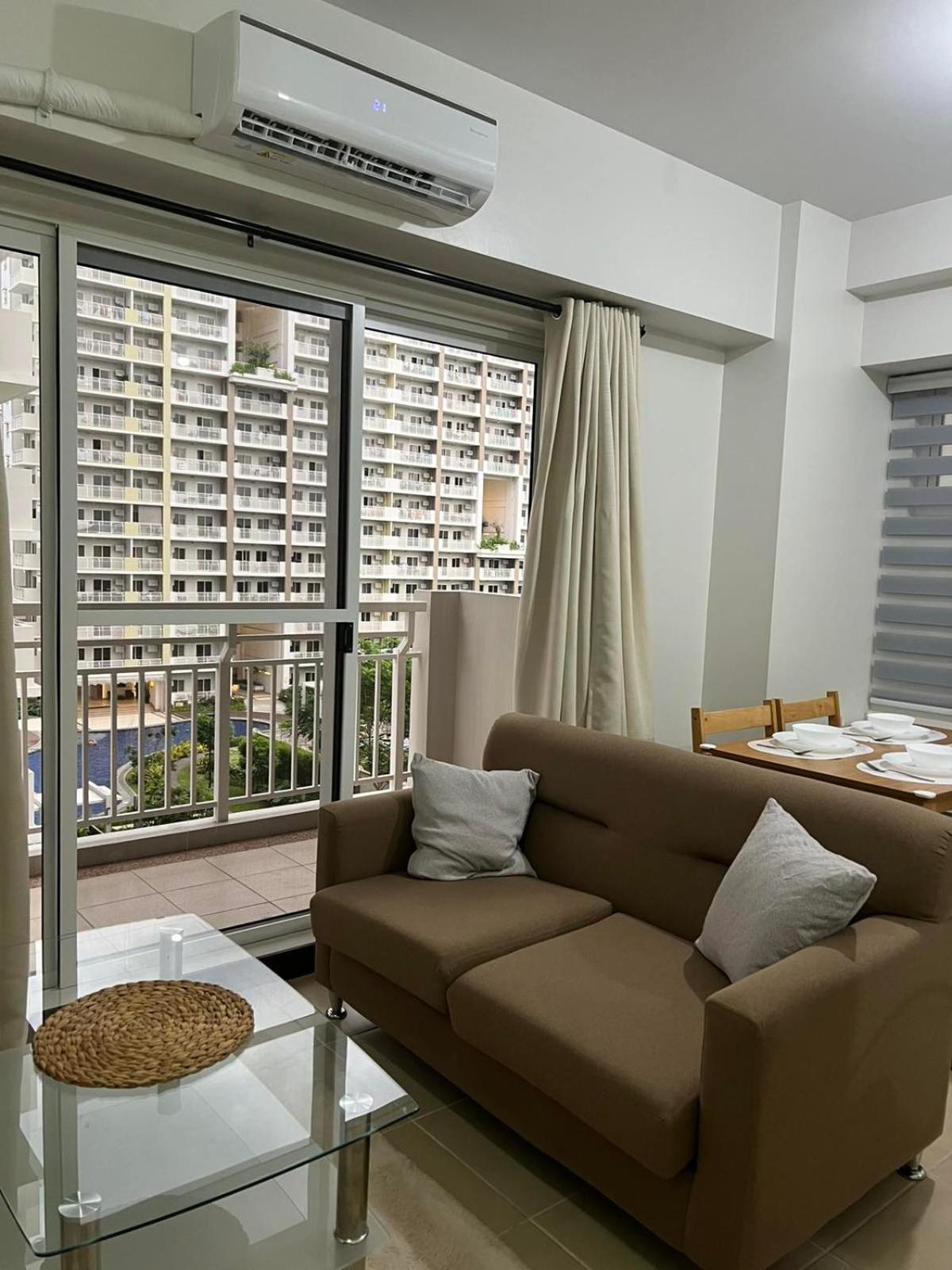 2 Bedroom Condo Unit Near Sm Bf & Naia At The Atherton By Dmci With 2 Balcony Paranaque City Kültér fotó