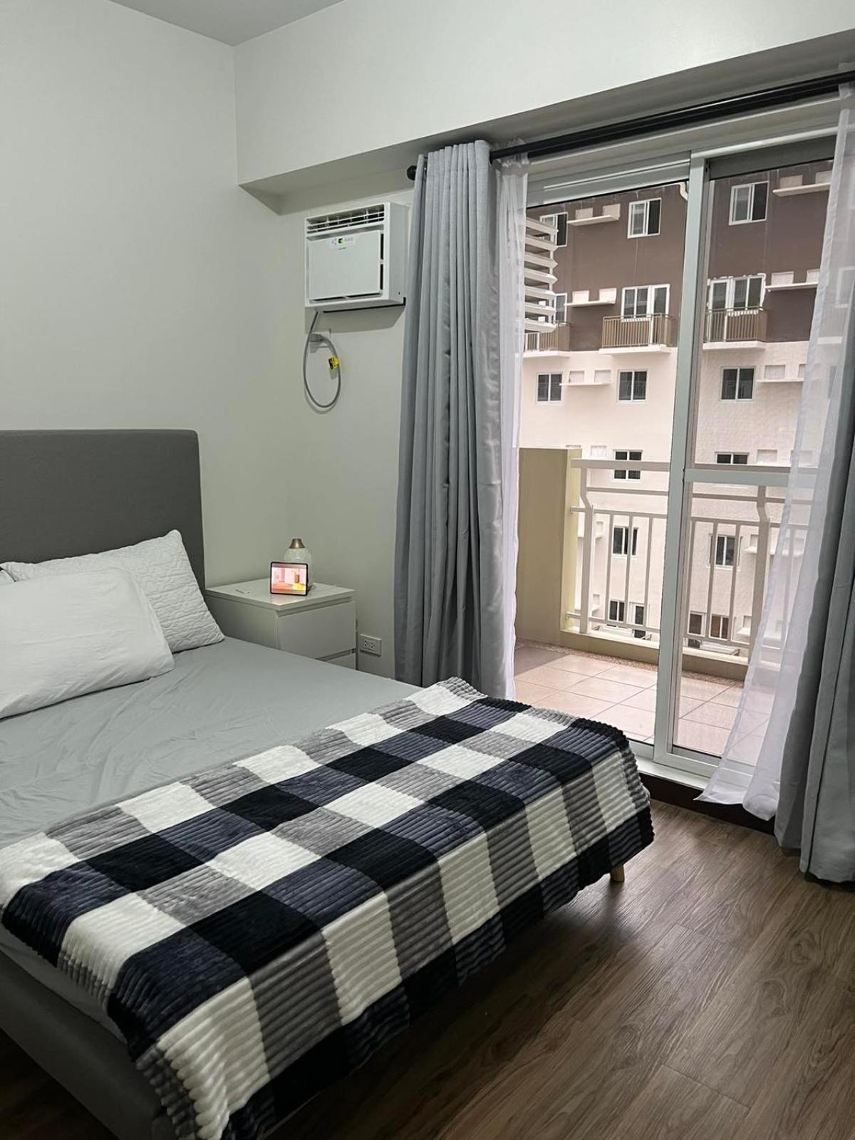 2 Bedroom Condo Unit Near Sm Bf & Naia At The Atherton By Dmci With 2 Balcony Paranaque City Kültér fotó