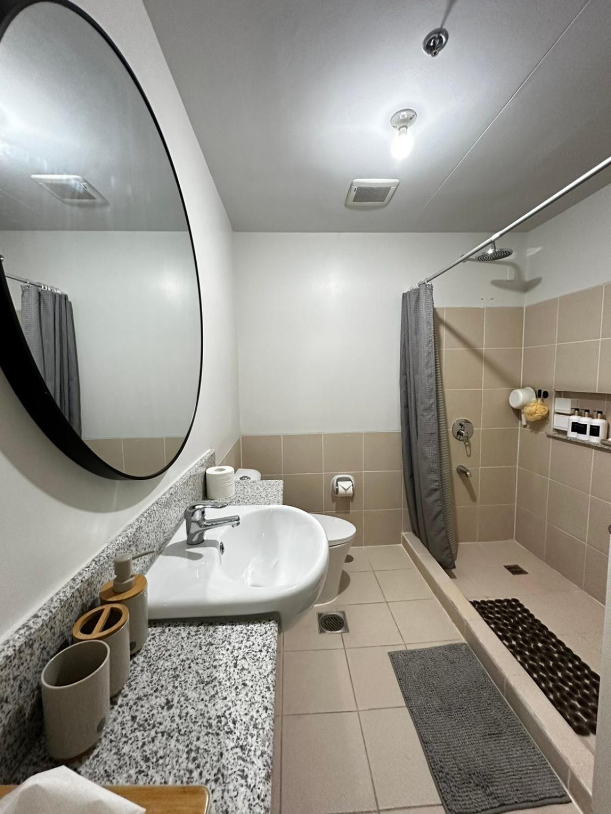 2 Bedroom Condo Unit Near Sm Bf & Naia At The Atherton By Dmci With 2 Balcony Paranaque City Kültér fotó