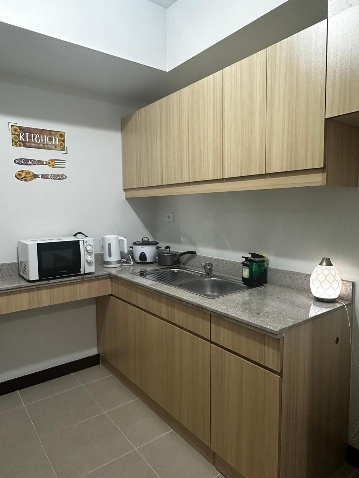 2 Bedroom Condo Unit Near Sm Bf & Naia At The Atherton By Dmci With 2 Balcony Paranaque City Kültér fotó